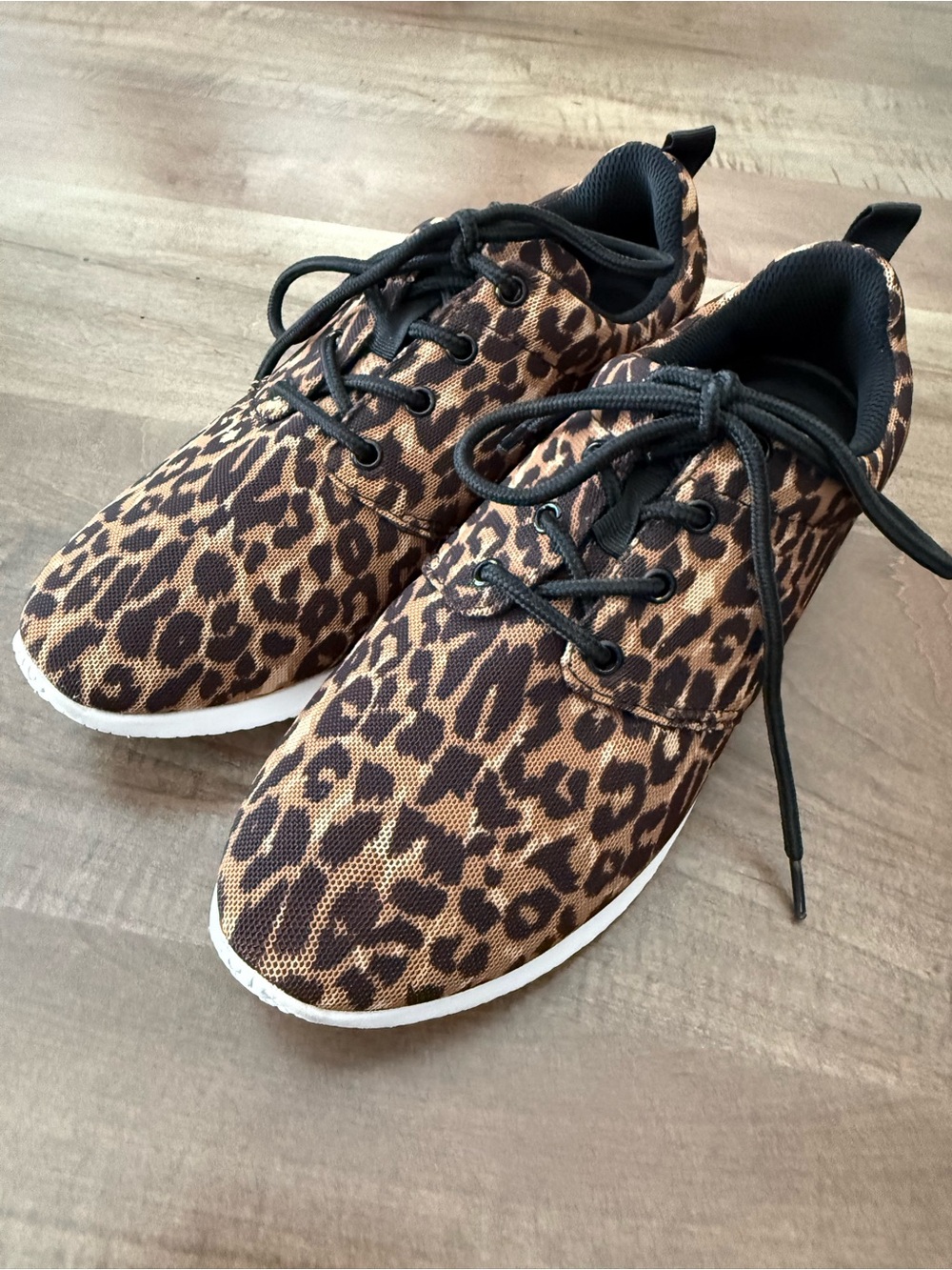 GIANNI BINI Leopard Print Tennis Shoes Sneakers Women's Size 8.5 Lightweight